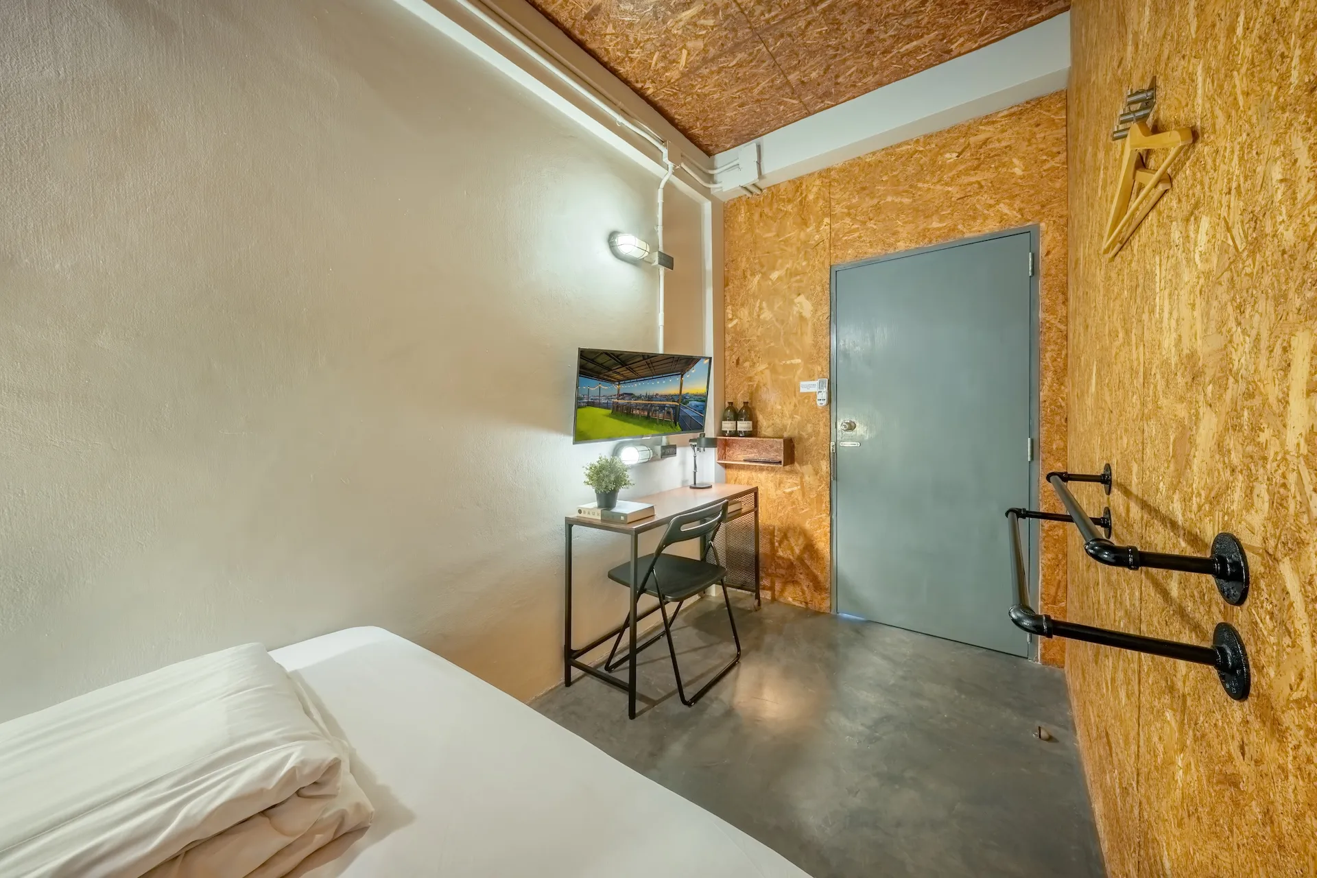 Private Room Ambiance